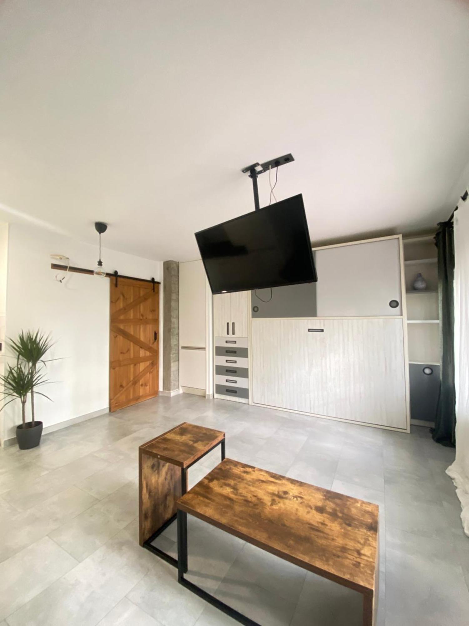 Centrico, Luminoso Y Equipado Apartment Madrid Exterior photo
